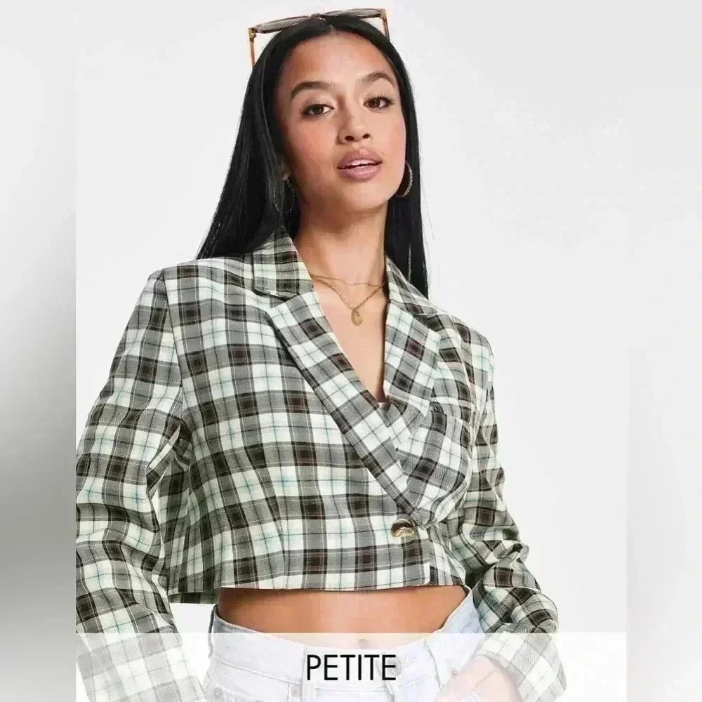 ASOS MISGUIDED PETITE SIZE 0. Plaid cropped blazer with button front. NWT - Picture 2 of 9